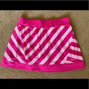 Nike fit dry tennis skirt, COLOR: pink striped, SIZE: juniors medium